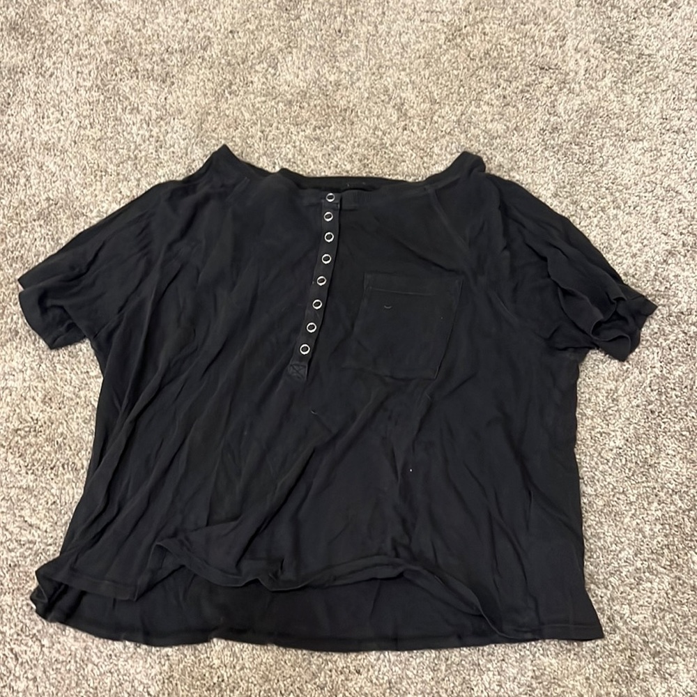 Dark grey , flowy crop t